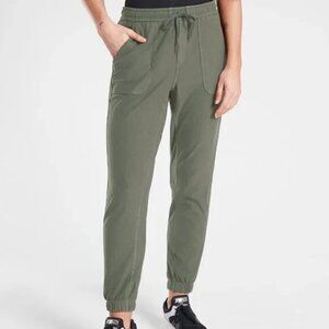 Athleta | Farallon Jogger in Vintage Palm- Women's Size 4